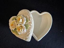 Cornerstone Creations Porcelain Heart Shaped Trinket Box w/3D Flowers - £9.94 GBP