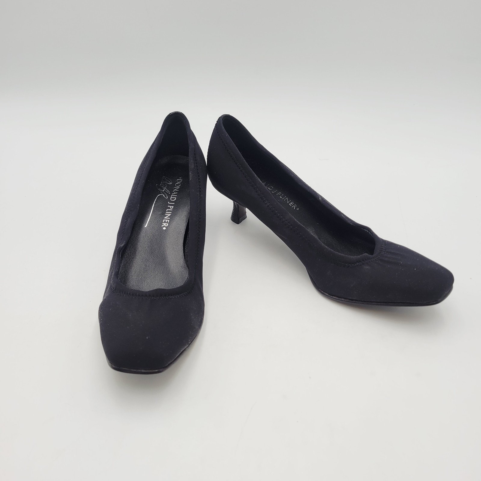 DONALD PLINER Seana Black Pumps Kitten Heels Fabric Slip on Shoes Size 6.5 Vtg Item image 2