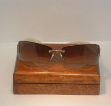 Pre-Owned Women’s White &amp; Gold Fashion Sunglasses - £5.44 GBP