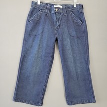 Levi&#39;s Women Capri Size 12 Blue Stretch Straight Classic Denim Jeans But... - $17.10