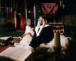 ALEC Guinness in Lawrence of Arabia in Tent Sitting on Fur Rug 16x20 Canvas - £55.94 GBP