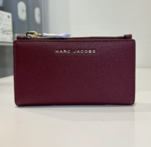Marc Jacobs Daily Small Slim Bifold Wallet in Pomegranate S105M06SP21 BNWTS - £79.13 GBP