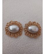 Vintage MUSI Goldtone Faux Pearl Floral Shoe Clips USA Patent 1.5&quot; - $240.70 MXN