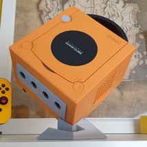 Nintendo GameCube Logo &quot;Dunk&quot; Stand Console Display Corner Dock System H... - £7.97 GBP