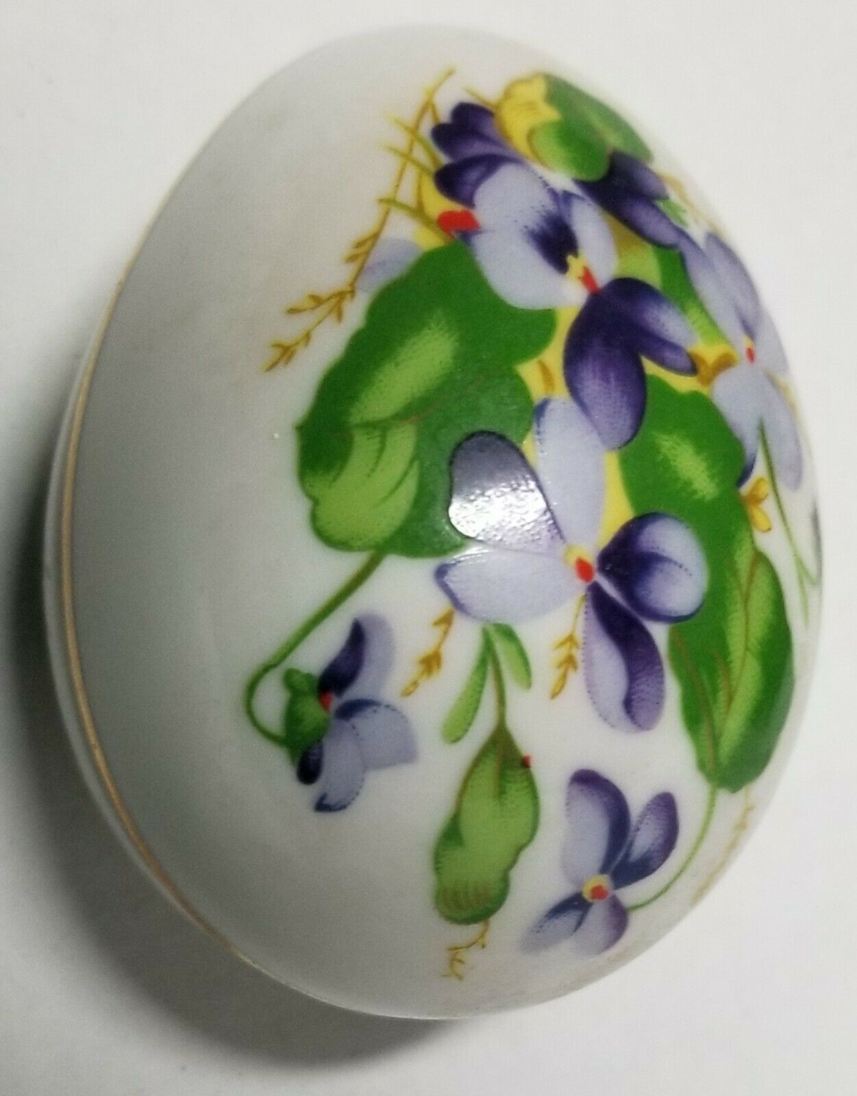 1980 The Danbury Mint Porcelain/Ceramic Crafted in Japan Egg Shaped Trinket Box - $6.14