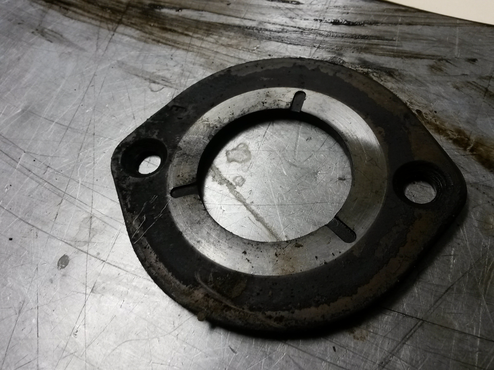 Camshaft Retainer From 1997 Ford Thunderbird  3.8 - $20.74