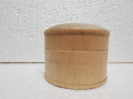 Miniture round natural wood trinket box - £3.21 GBP