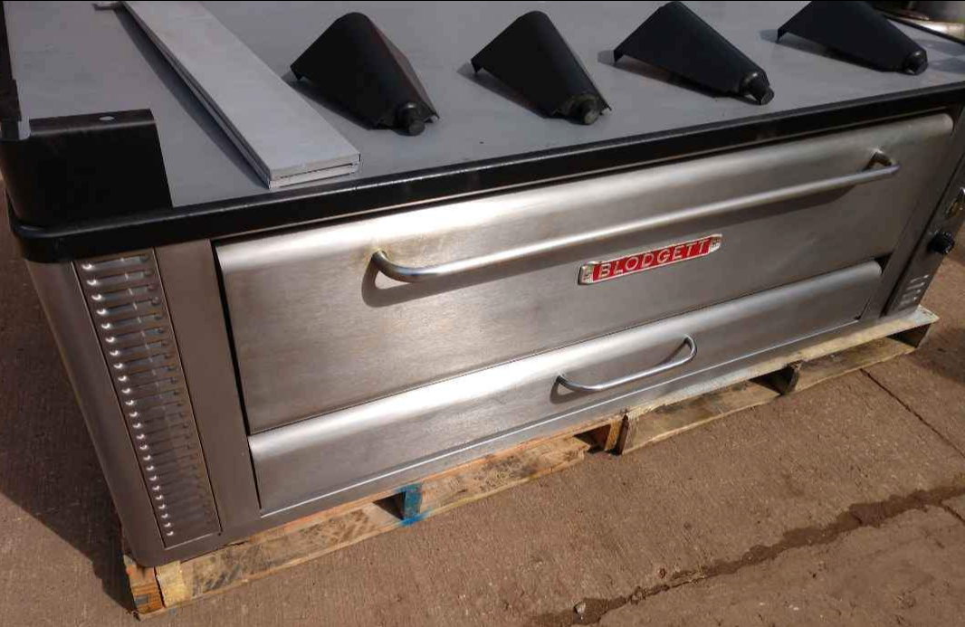 2 BLODGETT 1060 HIGH BTU 120K NATURAL DECK GAS DOUBLE PIZZA OVEN WITH  NEW STONE Item image 9