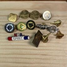 Lot of Pins United Way Womens Realtors Lifesavers club - $13.92 CAD