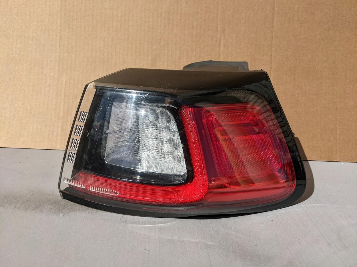 OEM 2019-2020 Jeep Cherokee Right RH Passenger Outer LED Tail Light 6827... - $123.75