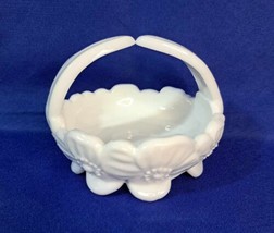 Authentic Westmoreland Hand Made MILK GLASS Sunflower Footed Candy Dish ... - £22.00 GBP