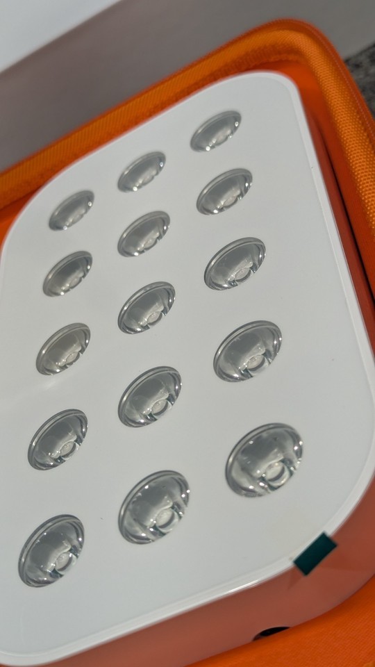 New/Open Box Lumebox (LB-001A)  Red Light Therapy Device with Case Item image 8