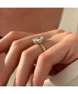 4 Ct Elongated Cushion E VS1 Lab Grown Diamond Low Profile Halo Engageme... - €2.493,29 EUR