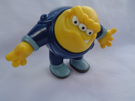 2006 Plastic Yellow / Blue Backpack Plastic 3 Eyed Monster Pretend Play Figure - £1.96 GBP