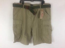Mens khaki fort cargo shorts and belt by Levi&#39;s Size 42 inseam 11 inches New tag - £25.14 GBP
