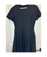 Women&#39;s Classic Fit and Flare Knee Length Dress Black Size L - $466.48 MXN