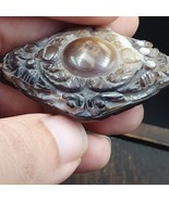 Ancien pendentif perles d&#39;agate sculptées tibétaines de l&#39;Himalaya en ar... - $2,627.46 MXN