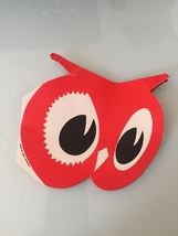 Vintage 60s Red Owl needle book