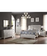 Voeville II Queen Bed, Platinum Faux Leather &amp; Platinum Finish - $956.40 CAD
