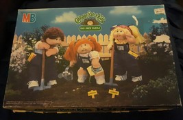 Vintage 1984 Cabbage Patch Kids 100 Piece Puzzle Complete Gardening Missing 1 - £7.02 GBP
