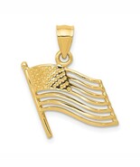 14K Yellow Gold American Flag Pendant - €219,65 EUR