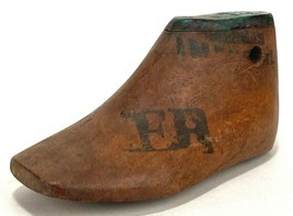 Antique Wood Shoe Form Industrial Design Display Cobbler- 4.5 in Long - £25.73 GBP