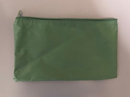 Unbranded Green Zipper Pouch - e25 - $91.09 MXN