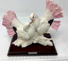Giuseppe Armani (1935-2006) Italy Signed, Figurine Love Doves on Mahogany Plinth - £138.41 GBP