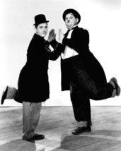 Laurel and Hardy Stan &amp; Ollie do shoe dance routine Way Out West poster 5x7 phot - £5.47 GBP