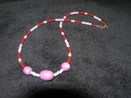 RETRO Purple Cranberry Plastic &amp; Glass Bead Necklace - £3.52 GBP