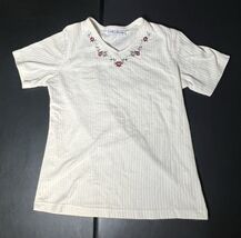 Croft &amp; Barrow Top Women’s M Off White With Embroidered Flowers At Neckline - $9.90