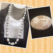 Hand Crafted Vintage White Lucite Mother Of Pearl Graduated Beads Necklace 27” - £74.72 GBP
