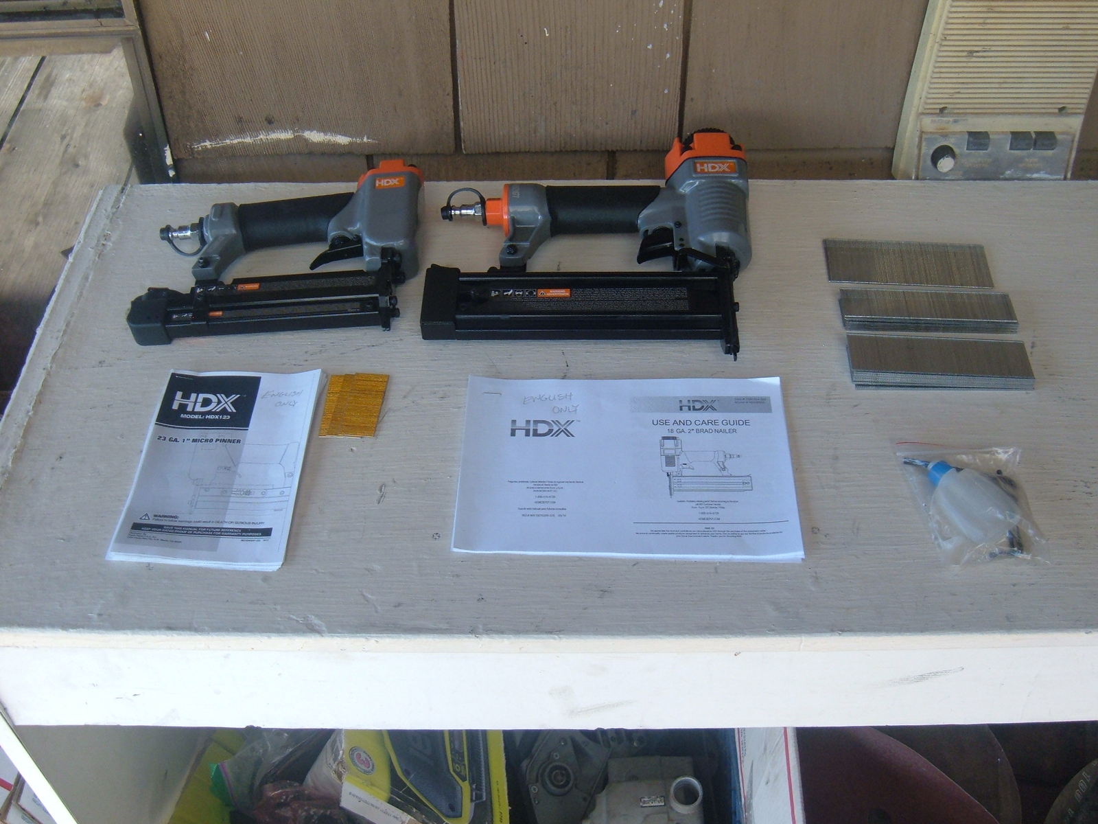 HDX123 micro pinner & HDXBR50 18ga. brad nailer with fasteners. New from a kit. - $72.00