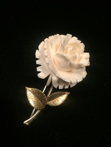  Vintage Krementz rose and gold leaves brooch and screw back earrings image 2