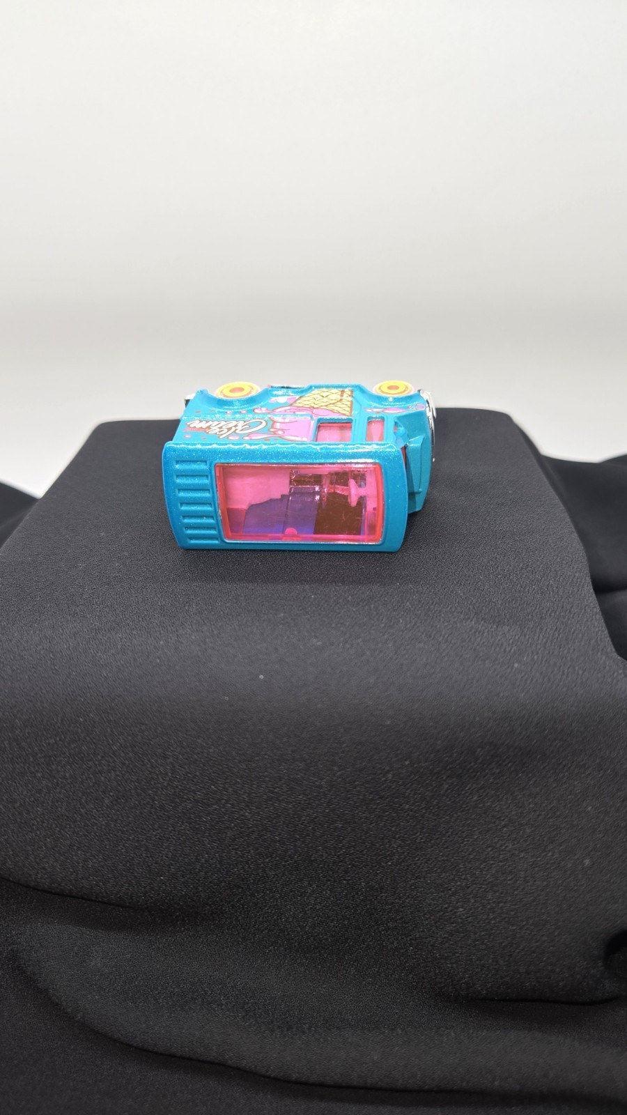 2019 HOT WHEELS BREAD BOX ICE CREAM BLUE & PINK 1:64 DIECAST 2 1/8" FOOD TRUCK Item image 7