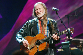 Willie Nelson on stage playing guitar 2000&#39;s 18x24 Poster - £19.17 GBP