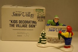 Dept 56 Snow Village &quot;Kids Decorating The Village Sign&quot; RETIRED- - £7.12 GBP