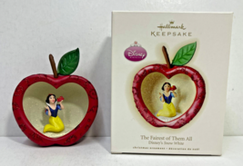2009 Hallmark Ornament The Fairest of Them All from Disney&#39;s Snow White QXD2105 - £11.06 GBP