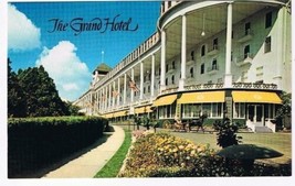 Michigan Postcard Mackinac Island Grand Hotel Overlooking Straits of Mackinac - £1.70 GBP
