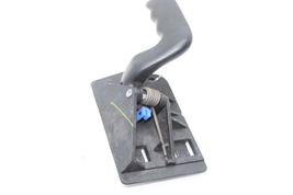99-06 CHEVROLET SILVERADO 2500 HD FRONT PASSENGER INTERIOR DOOR HANDLE Q0954 image 3