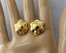 New Monet Clip Earrings Luxury Gold Plated Smooth Flower Design Nice Finish! - £11.98 GBP