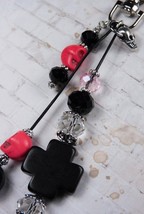 Skull Beaded Howlite Crystal Day of the Dead Purse Charm Keychain Pink Black - £13.39 GBP
