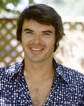 Robert Urich great smiling pose of Vegas &amp; Spenser star 4x6 inch photo - £4.71 GBP