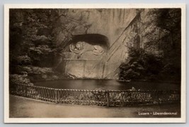 RPPC Switzerland Luzerne Beautiful Sleeping Lion Statue Monument Postcard J27 - £11.08 GBP