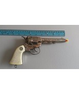  Cap Gun Actoy Wyatt Earp Pony Medallion Lanyard Ring 1955-61 - $1,124.21 MXN