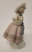 Lladro Sweet Scent Girl Porcelain Figurine Girl w/ Basket of Flowers  #5221 - £39.11 GBP