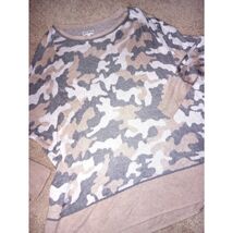 Wonderly Camo Sweater Large (oversized) 100% rayon - $9.45