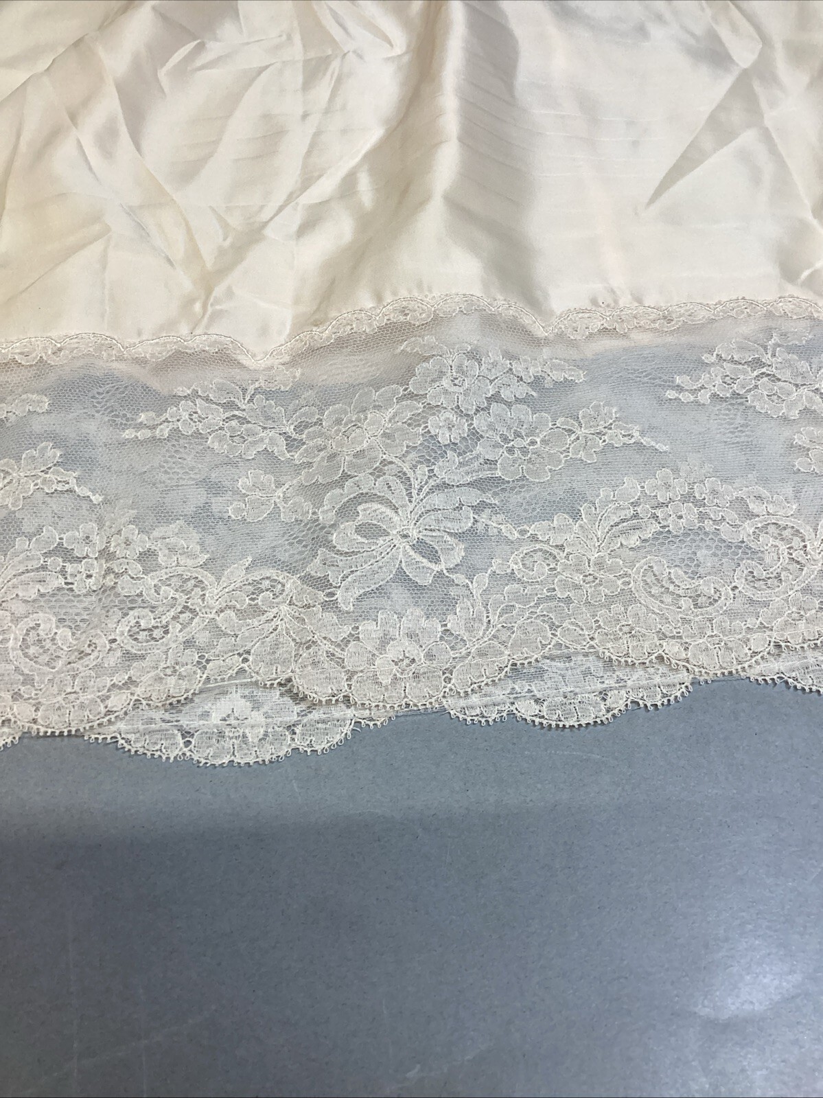 Vintage Light Peach Half Slip With Floral Lace - Medium Item image 4