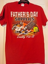 GILDAN FATHER&#39;S DAY SUPPLIES DAD GRAPHIC RED PRE-SHRUNK COTTON T-SHIRT NEW  - £6.29 GBP
