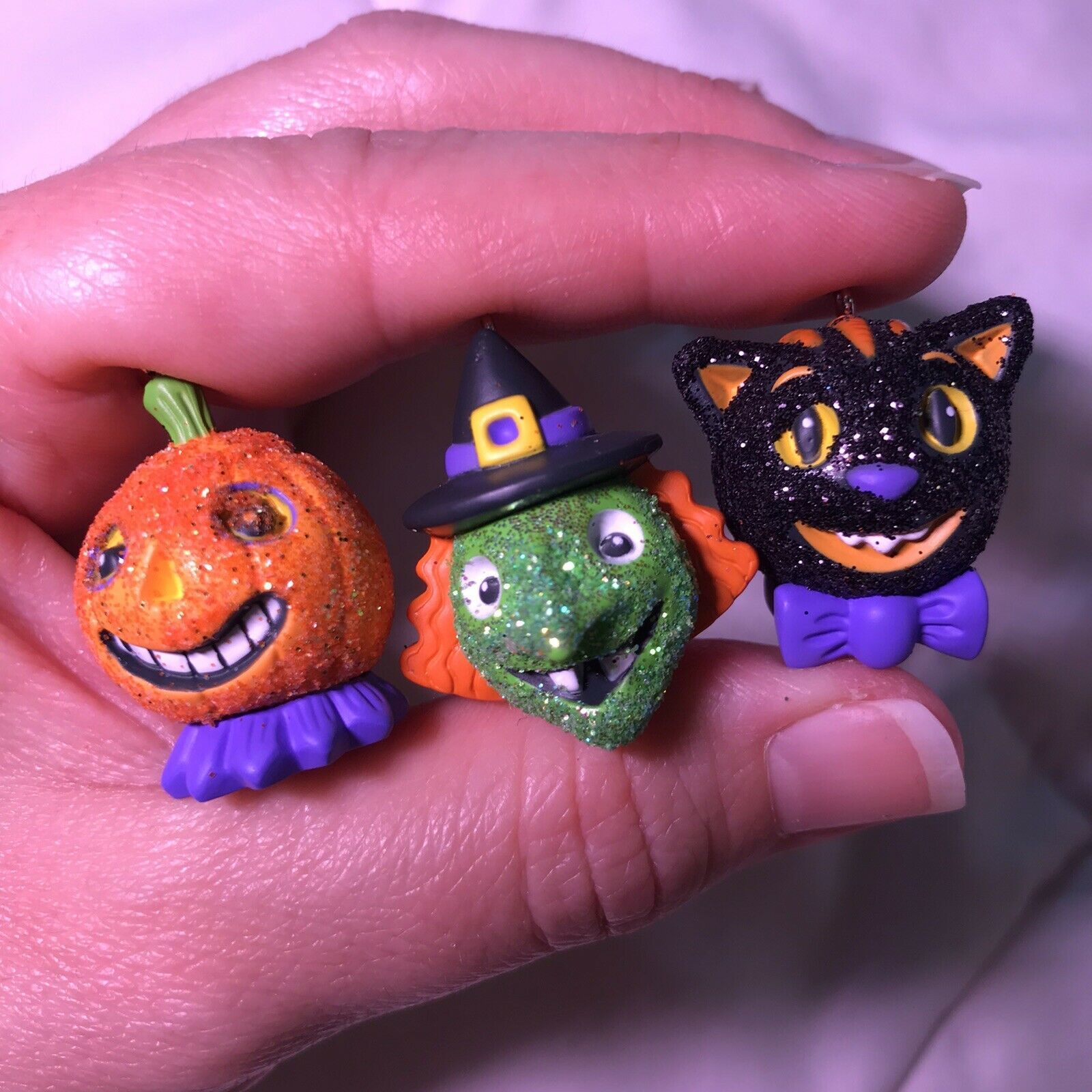Hallmark 2021 Mini Vintage Halloween Cuties Cat Witch Pumpkin 3 Mini Ornaments - £31.81 GBP